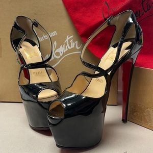 Size 39 Platform heel!
